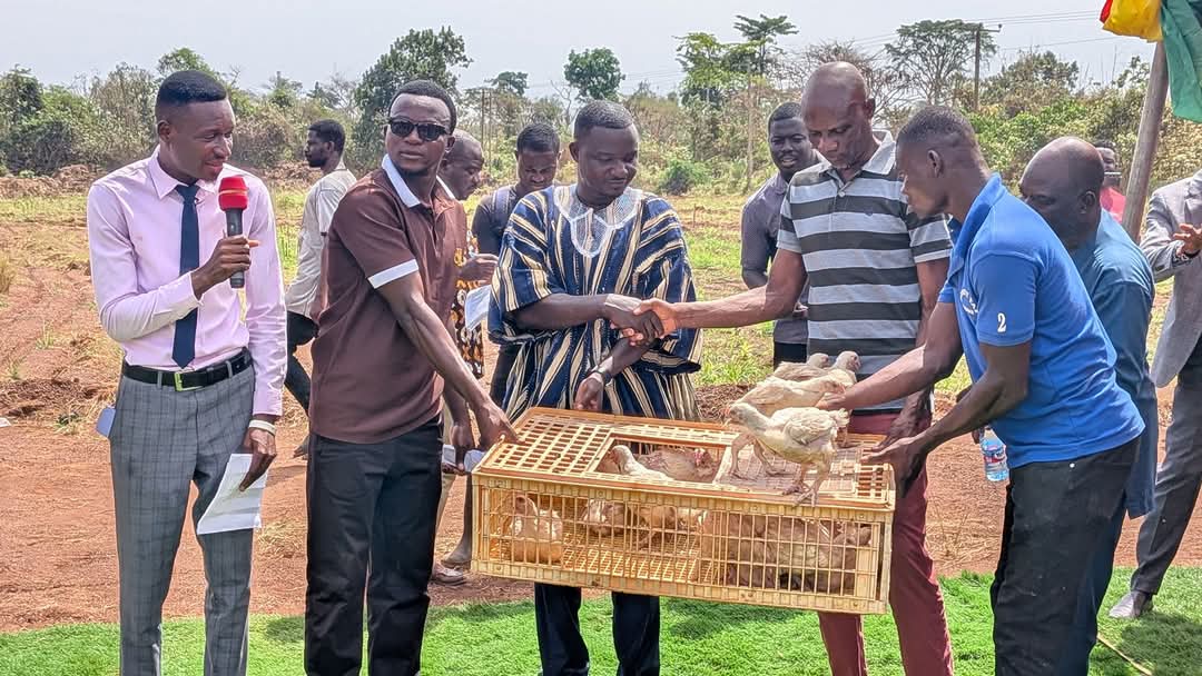 DEPOLITICIZE NKOKO NKITINKITI POULTRY PROGRAM IN DORMAA WEST - DCE HON. AWUNI